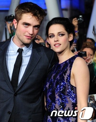 로버트 패틴슨(좌), 크리스틴 스튜어트(우) © (AFP=News1)