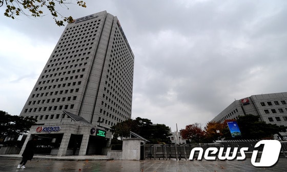 서울 강남 삼성동에 위치한 한전 사옥 전경(뉴스1 자료사진)© News1 박지혜 기자