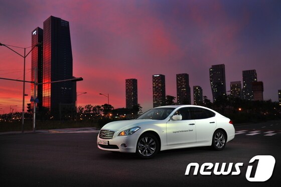 인피니티 'M30d'(사진제공=한국닛산) © News1