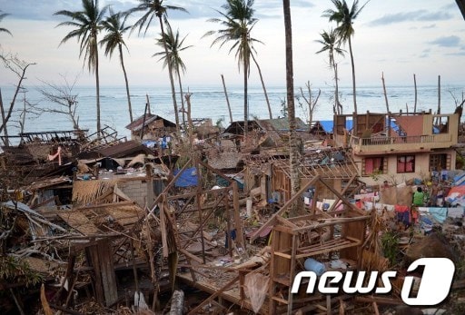 지난 10일 태풍 '보파'가 휩쓸고 간 지역. © AFP=News1  