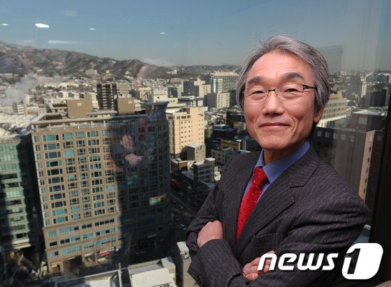 창작 오페라 &#39;봄봄&#39;을 무대에 올리는  안지환 그랜드오페라단 단장  2012.12.31/뉴스1 © News1   안은나 인턴기자