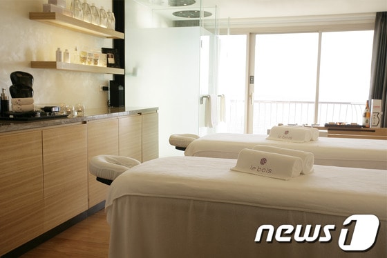 파라다이스호텔 부산이 올 연말까지 일본 고급스파 브랜드와 제휴해 '휴(休)& 미(美) 패키지'를 진행한다.© News1 