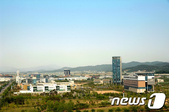 광주지역 정부출연연구소나 기업지원기관들이 몰려 있는 광주첨단과학산업단지 전경./사진제공=광주시© News1