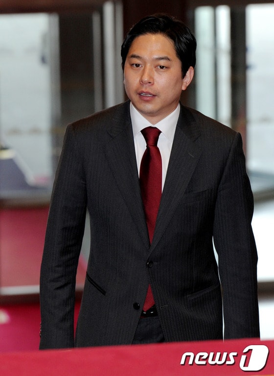                                                                                                   정호준 민주통합당 의원. 2012.4.19/뉴스1 © News1 박정호 기자