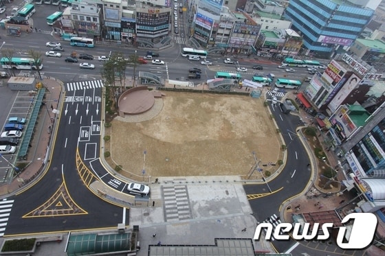 부천시가 새롭게 조성한 부천역 남부광장 모습. 사진=부천시청 제공© News1 