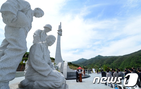 거창사건 추모공원에서 22일 거창사건 희생자 합동 위령제가 열리고 있다.© News1