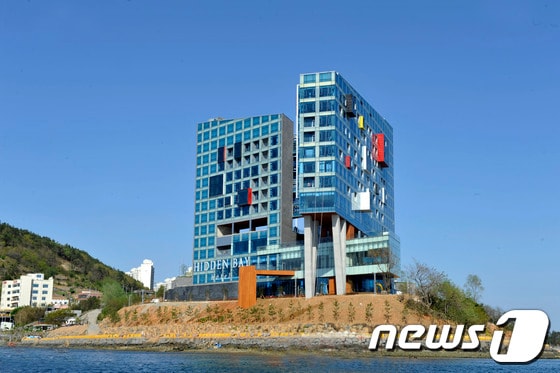 남해안 여수 가막만이 한눈에 들어오는 HiddenBay Hotel이 문을 열고 본격 영업에 들어갔다/사진제공=히든베이 호텔 © News1 