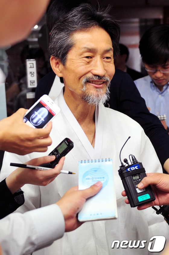                                                                                                      강기갑 통합진보당 신임 대표 © News1 안은나 인턴기자