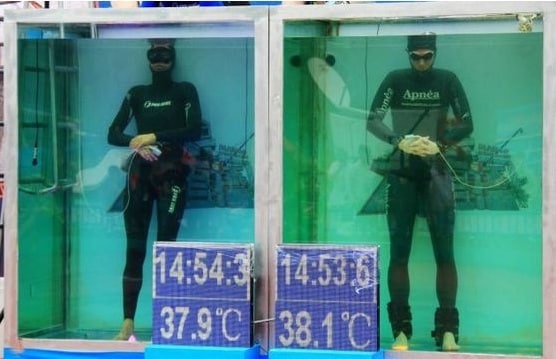 숨 참고 잠수의 세계 최강자를 겨루고 있는 톰 시에타스(오른쪽)과 리카도 바히아(왼쪽). 시에타스가 기록보유자인 바히아를 제치고 세계 신기록을 새로 수립했다. (mirror.co.uk) © News1 