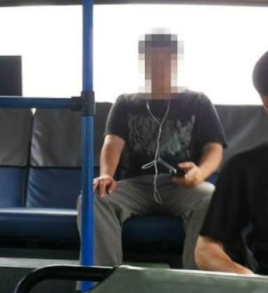 인터넷에 올라온 '버스추행남' 사진 © News1 