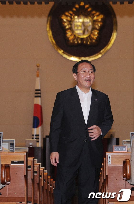 통합진보당 노회찬 의원이 19대 국회 개원 첫날인 2일 오전 서울 여의도 국회에서 열린 본회의에 참석하고 있다. 2012.7.2/뉴스1 © News1 양동욱 기자