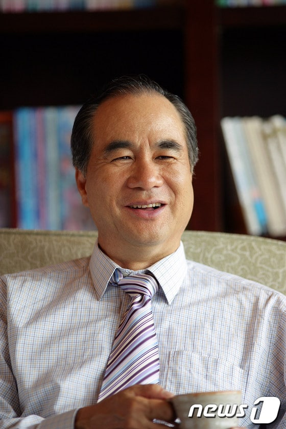 윤석금 웅진그룹 회장.(사진=웅진홀딩스 제공)© News1   염지은 기자