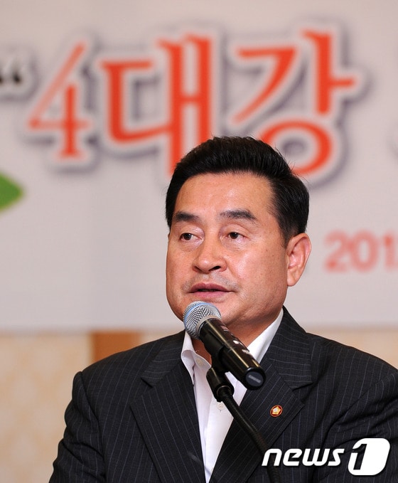                                                                                                              이윤석 민주통합당 의원. © News1 박철중 기자