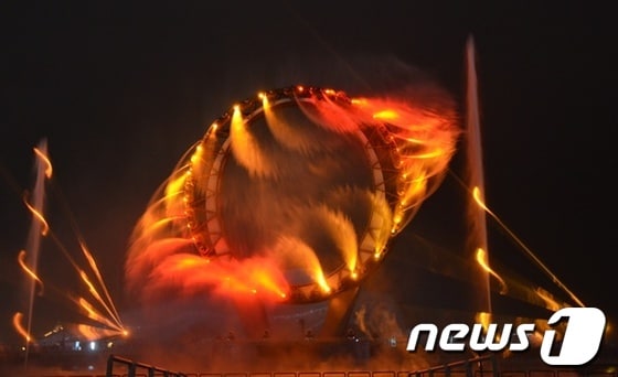 중국 유력통신사인 신화사 통신은 빅오쇼를 '신도 질투하는 작품'이라고 극찬했다. 엑스포 기간 중 최대의 볼거리를 재공했던 빅오쇼는 여수박람회장에서만 볼 수 있는 특화시설이다/© News1김상렬 기자 