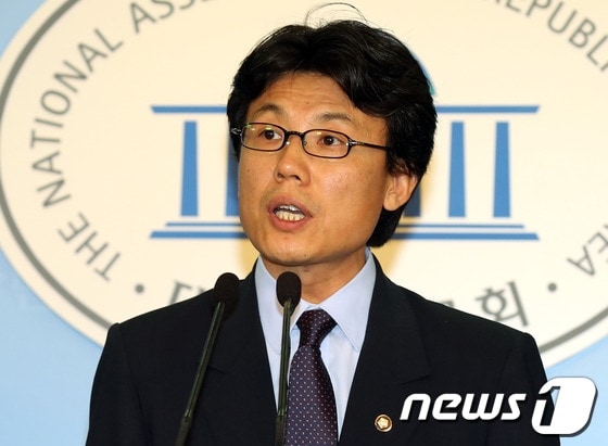 진성준 민주통합당 의원. 2012.8.21/뉴스1 © News1 이종덕 기자