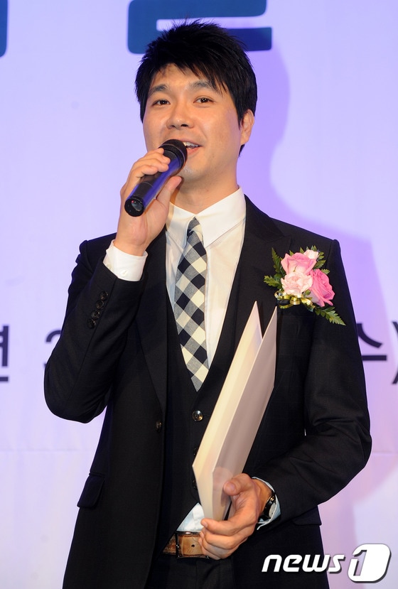 개그맨 박수홍(사진)이 과거 개그우먼 안선영에게 계약결혼을 제의했었다고 고백했다. © News1 