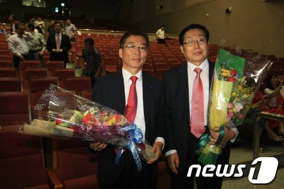 조선대 총장선거에서 1,2위를 차지한 서재홍(의학과.오른쪽) 강동완(치의학과)교수 2012.8.23 /뉴스1 © News1 김태성 기자