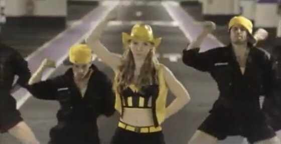 일본 누리꾼들이 싸이의 '말춤'이 표절했다고 주장하는 일본 CF 장면. (사진=유튜브 영상 캡쳐) © News1 