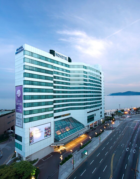 노보텔 앰배서더 부산의 외부전경. 모습© News1 
