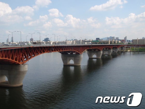서울 한강의 성수대교./뉴스1 ⓒ News1/뉴스1 ⓒ News1
