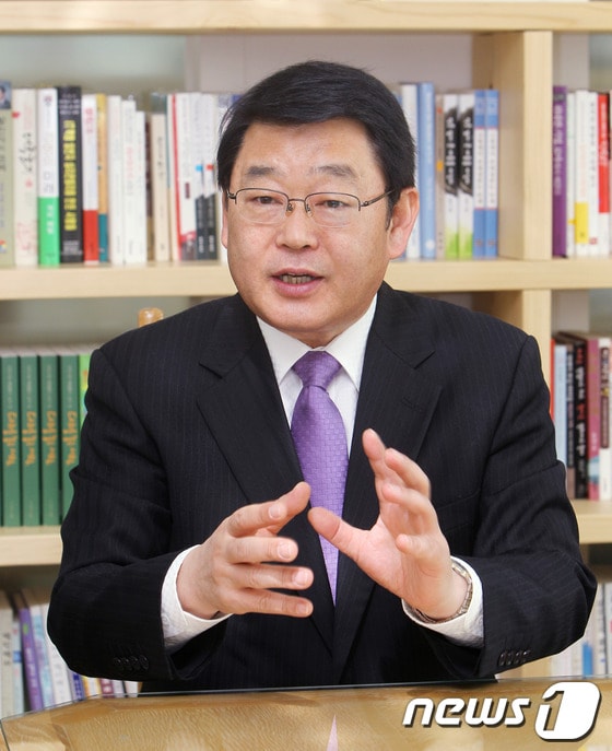 새누리당 박성효 대전시당위원장이 24일 뉴스 1과 회견하고 있다.© News1 