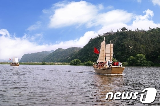 전남 나주 영산강에서 운행될 황포돗배./사진제공=나주시© News1 