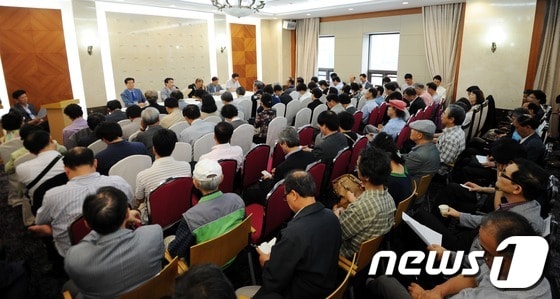 전국교수공제회가 지난 9월 8일 서울 광진구 전국교수공제회관에서 비상대책회의 구성을 위한 회의를 하고 있다.  © News1 이정선 기자