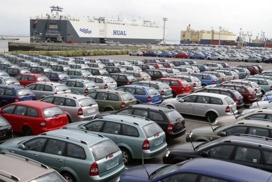 수출을 위해 군산항 자동차전용부두에 선적 대기중인 자동차. ⓒ News1 김재수 기자