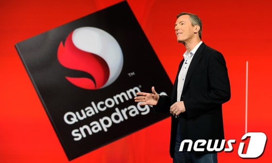 CES2013에서 기조연설 중인 폴 제이컵스 퀄컴 회장.© AFP=News1 