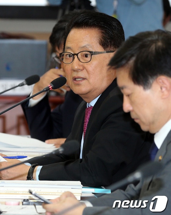 박지원 민주당 전 원내대표..2013.10.14/뉴스1 © News1 허경 기자