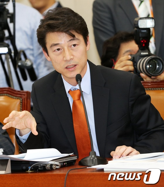 송호창 무소속 의원. 2013.10.15/뉴스1 © News1   오대일 기자