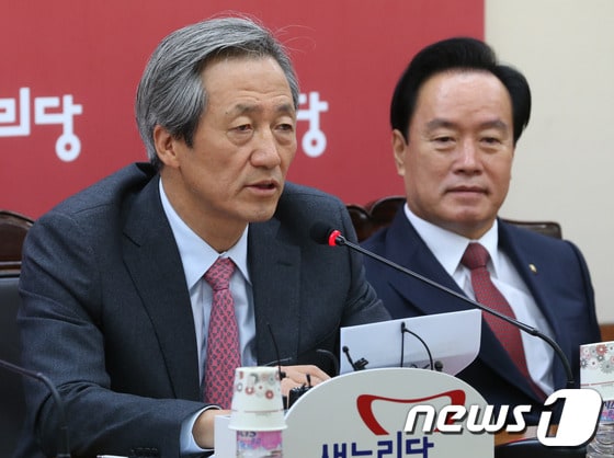 정몽준 새누리당 의원이 16일 오전 서울 영등포구 여의도 당사에서 열린 최고중진연석회의에서 발언을 하고 있다. 2013.10.16/뉴스1 © News1 송원영 기자