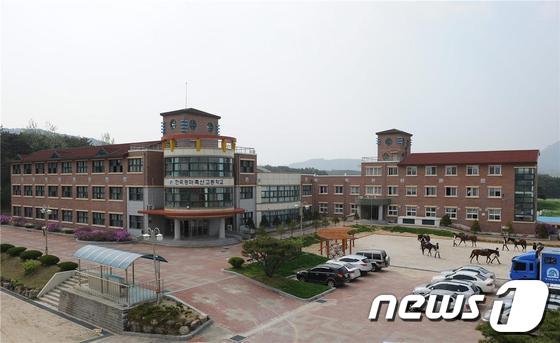 한국경마축산고등학교 전경 © News1 박효익 기자