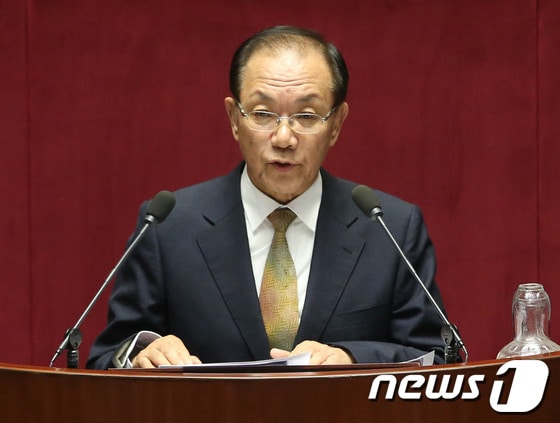 황우여 새누리당 대표가 7일 오전 서울 여의도 국회 본회의에서 교섭단체 연설을 하고 있다. 2013.10.7/뉴스1 © News1 송원영 기자