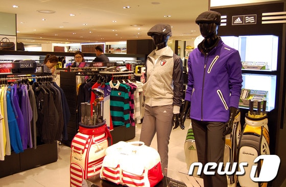 신세계 백화점 인천점은 11~13일 인천 최대 골프전을 진행한다.© News1 