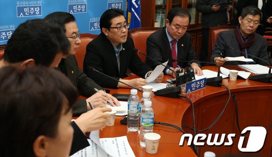 전병헌 민주당 원내대표가 1일 오후 서울 여의도 국회에서 열린 2014 예산안 심사회의에서 모두 발언을 하고 있다.전 원내대표는 이날 회의에서 