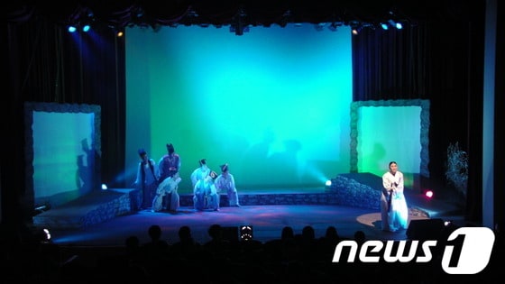 장성군이 자체 제작한 연극 '기씨부인전' 한 장면./사진제공=장성군© News1   김한식 기자