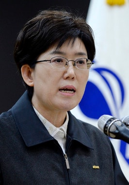 최연혜 코레일 사장이 9일 오전 서울 용산구 코레일 서울본부 대강당에서 대국민 호소문을 발표하고 있다.이날 최 사장은 전국철도노조 총파업 돌입과 관련해