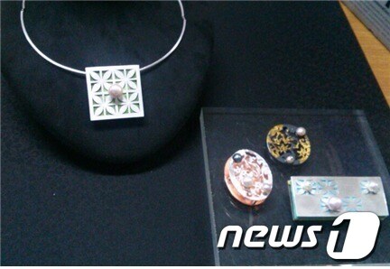 제18회 전주전통공예전국대전에서 특별상을 수상한 김효진씨의 작품 '한국전통 美'© News1