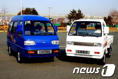 한국지엠 '다마스'(왼쪽)와 '라보'(사진제공=한국지엠)ⓒ News1