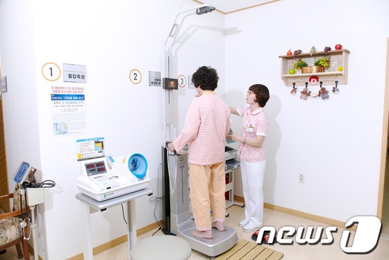 2일 문을 연 온 종합병원 건강검진서면센터 검진 모습.(온 종합병원 제공)© News1 