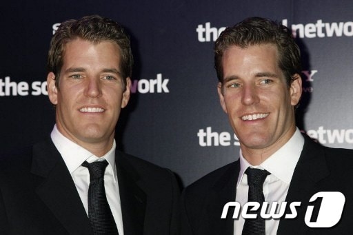 타일러 윙클보스(왼쪽)와 캐머런 윙클보스 형제 © AFP=News1 
