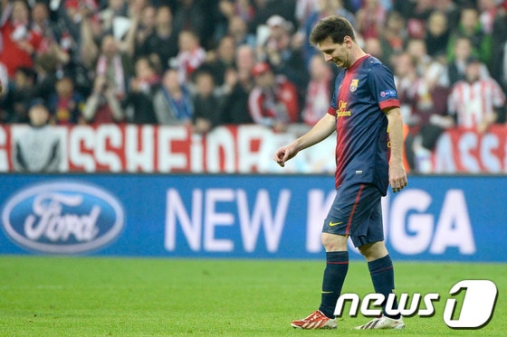 리오넬 메시(바르셀로나)가 24일(한국시간) 유럽챔피언스리그 4강 1차전 바이에른 뮌헨과의 원정경기에 출전했지만 팀을 0-4 패배에서 구하지 못했다.© AFP=News1