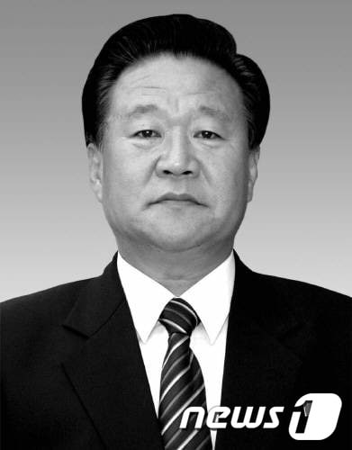 북한 김정은 국방위원회 제1위원장의 중국 특사로 22일 오전 평양을 출발해 방중한 것으로 알려진 최룡해 인민군 총정치국장. 2013.5.22/뉴스1 © News1