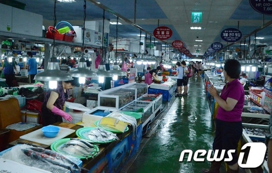 여수수산시장 전경 © News1 김상렬 기자