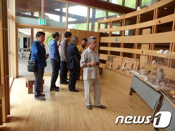 알제리 대표단은 21일 횡성군 청태산자연휴양림과 숲체원을 찾았다 © News1
