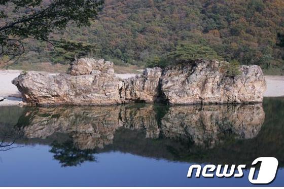 홍천군은 배바위 트레킹코스를 최적화하는 사업을 추진중이다. 2013.5.23(사진출처=홍천군) © News1