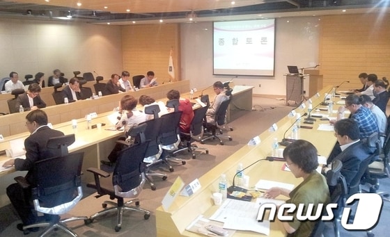 광주시와 광주디자인센터는 최근 '글로벌 디자인도시 광주'비전 수립을 위한 전문가 워크숍을 개최했다.© News1 