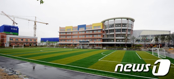 18일 원주여고 이전공사 현장 2013.6.18/뉴스1 © News1 김종길 기자