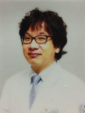 2013 대한인터벤션영상기술학회 춘계학술대회서 '표면선량 차폐용 bismuth(Bi로 표시되는 금속 원소)를 이용한 thyroid protector(방사선 차폐제)의 유용성 평가'란 논문으로 학술상을 수상한 전북대학교병원 하을수 방사선사./사진제공=전북대학교병원 © News1 박효익 기자